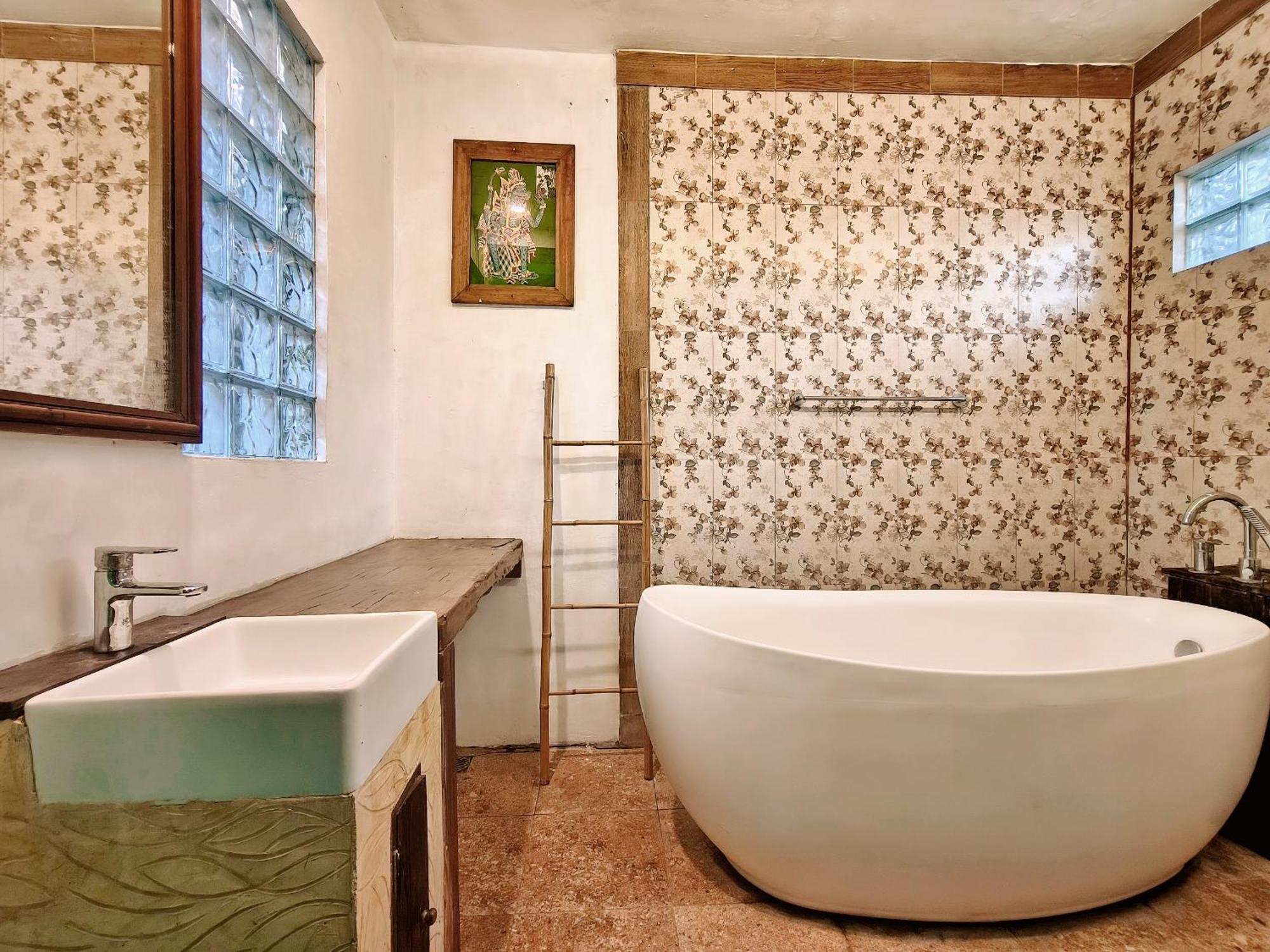 Panda Lumbung Bed & Breakfast Sanur  Bagian luar foto